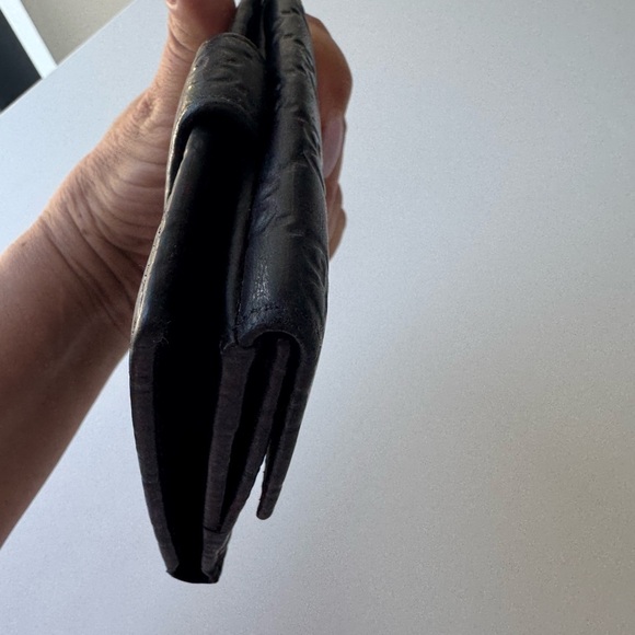 Gucci Embossed Black Leather Bifold Wallet - Picture 12 of 14